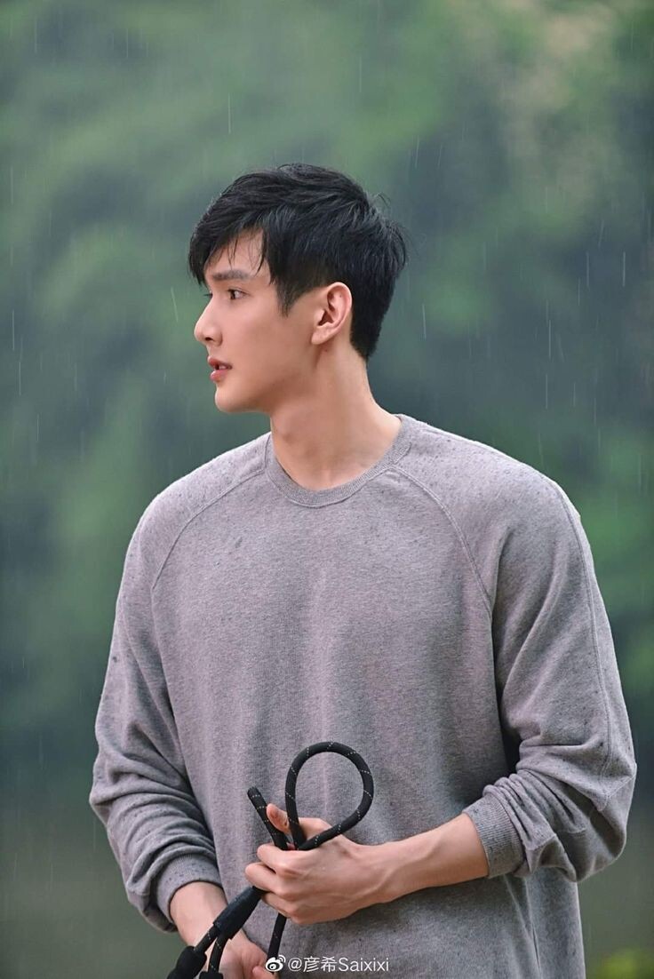 Ну честно язык не поворачивается его "полудохлым вон тем самым" назвать 