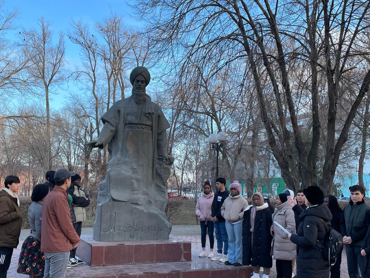 Преподаватели и слушатели подготовительного факультета иностранных граждан  АГТУ. 2025 г. 