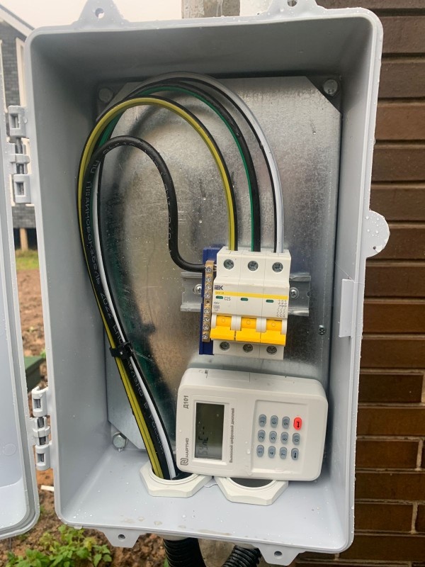 Как же мы радовались этому щитку!