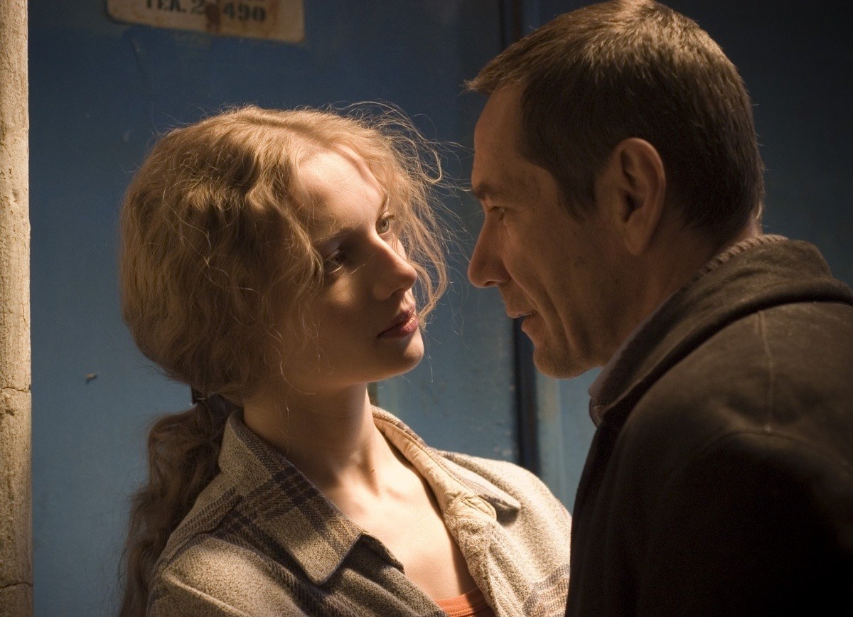 Пролистните изображение, чтобы увидеть следующий кадр из фильма «Тот, кто гасит свет» (2008)