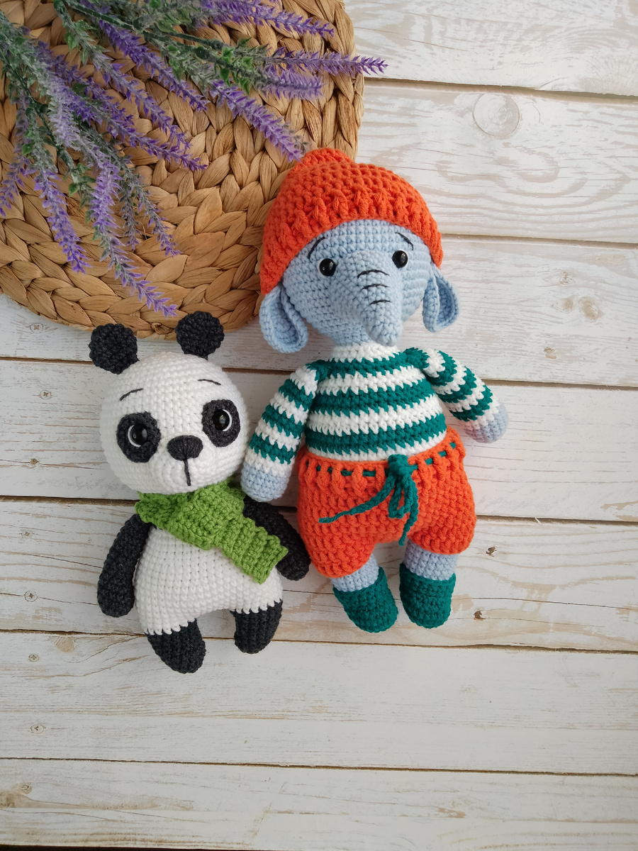 Парочка моих игрушек: панда и слоник