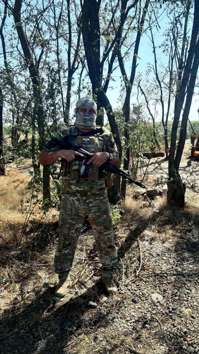 Я на работе, фото с лета, позже не фотографировался к сожалению, не до того.