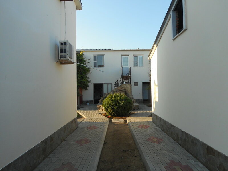 Во дворе гостевого дома