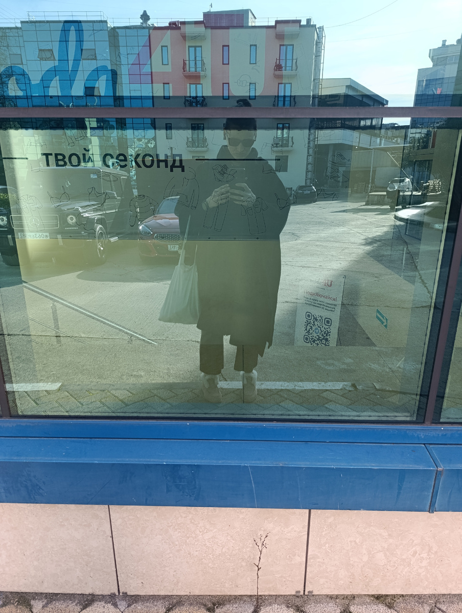 Шла мимо, даже зайти желания не возникло)