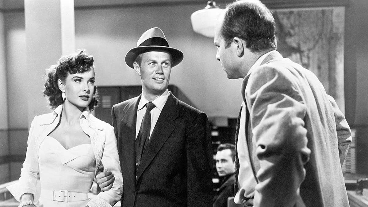 Кадр из фильма "Сильная жара"