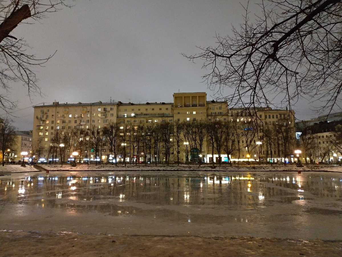 Вот такая странная зима 2025 (дата - 02.01.25), пруд/каток в воде.