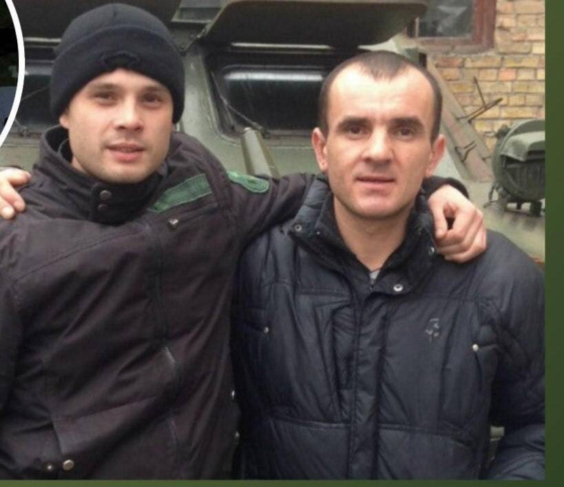    Микола (справа) изображал на видео гражданина России. На самом деле он оказался украинским националистом, который помогает ВСУ.