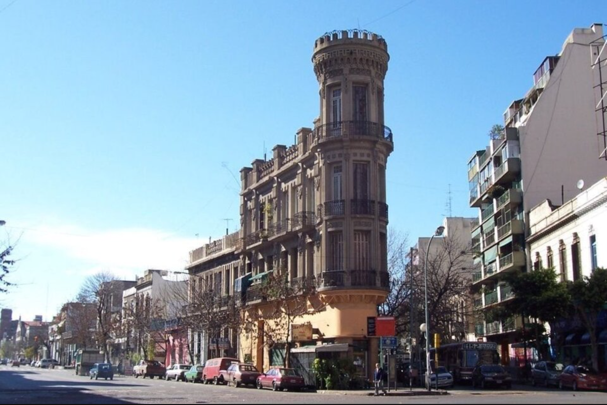 Сегодня нас будет ждать экскурсия по замкам и заброшенным особнякам, о которых местные жители продолжают складывать многочисленные легенды. Фото из открытых источников. 