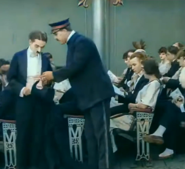 Кадр из A Night In The Show