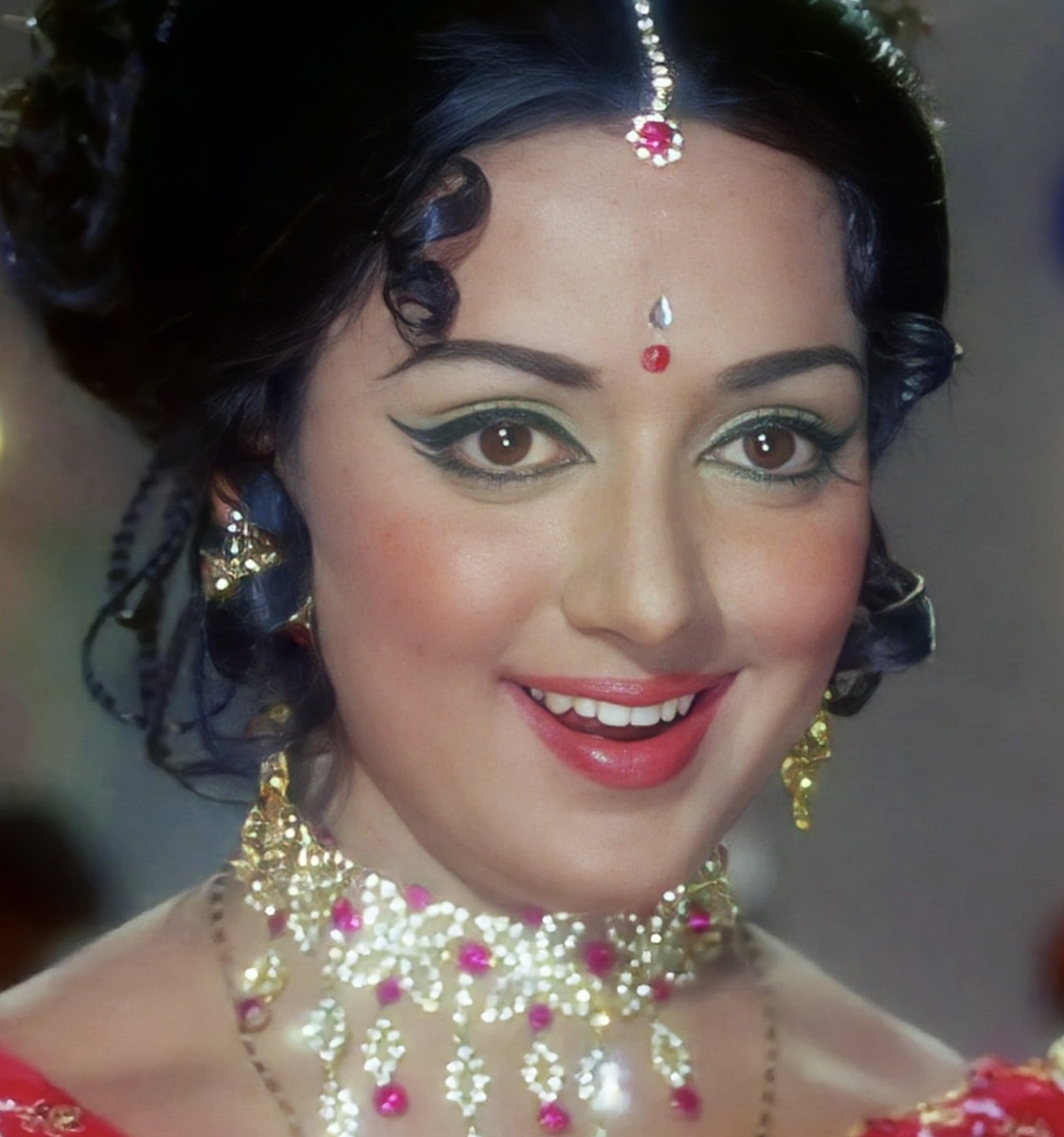 Источник: https://fishki.net/2234387-hema-malini---superveda--bollivuda.html