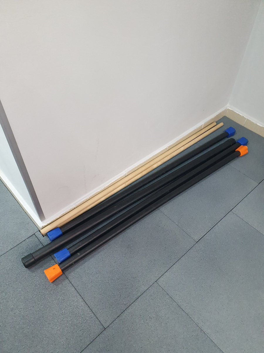 Тяжёленькие палочки с разным весом.