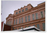 Старое здание Невского завода