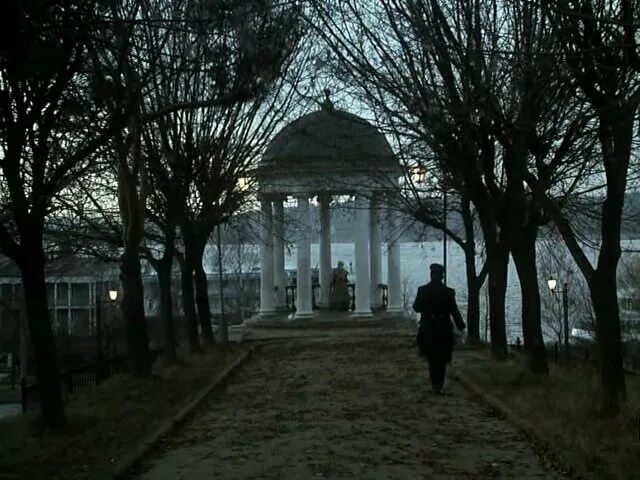 Кадр из фильма "Жестокий романс"