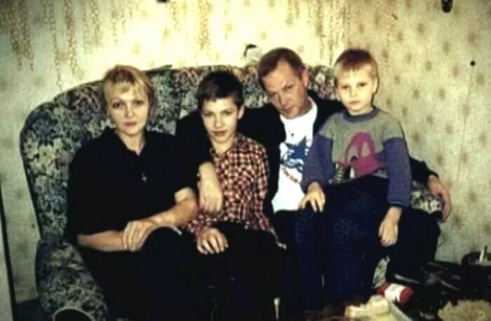 Юрий Гейко и Марина Дюжева с сыновьями. / Фото: krasavica.info
