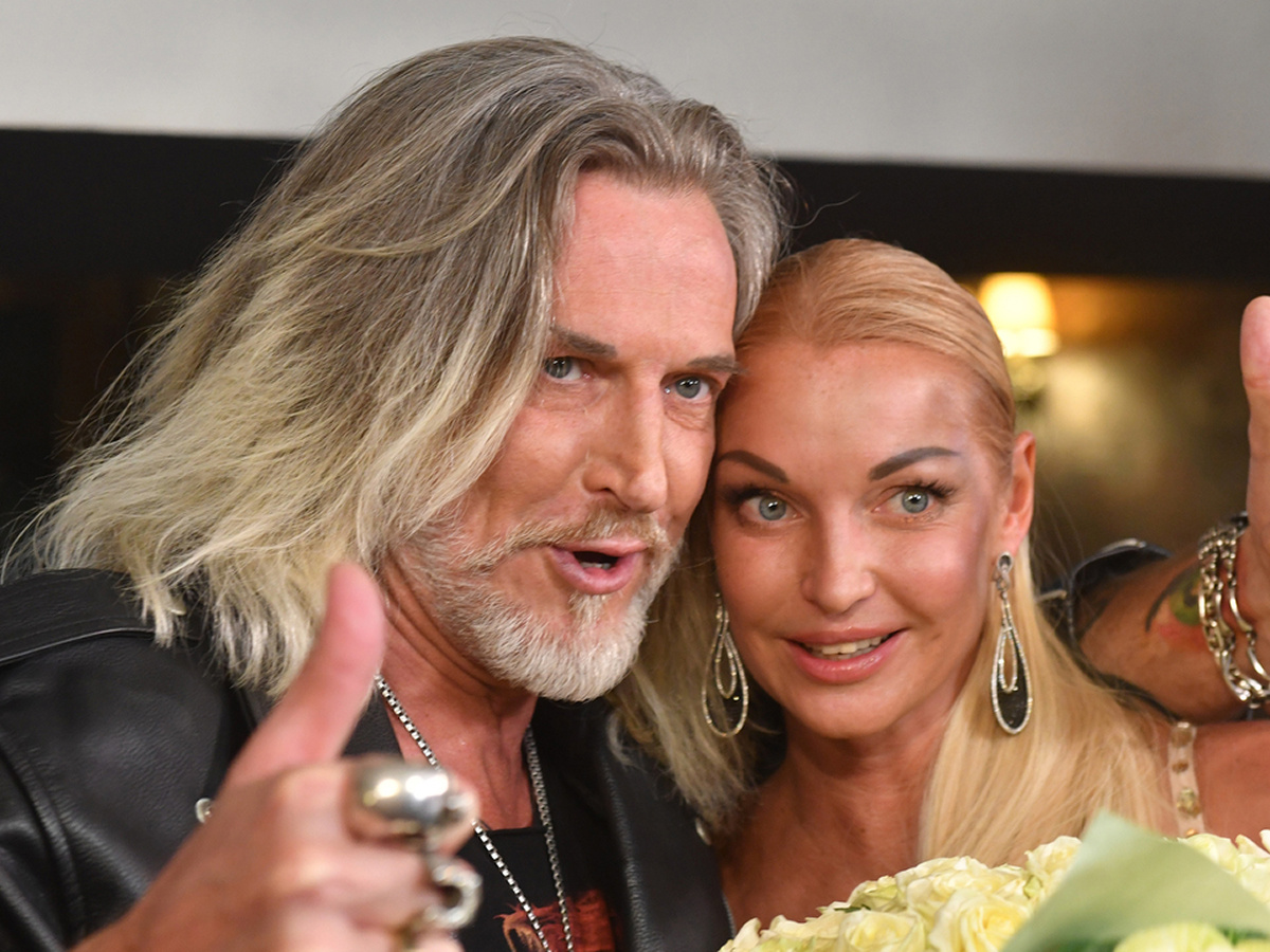 Никита Джигурда в объятиях Анастасии Волочковой