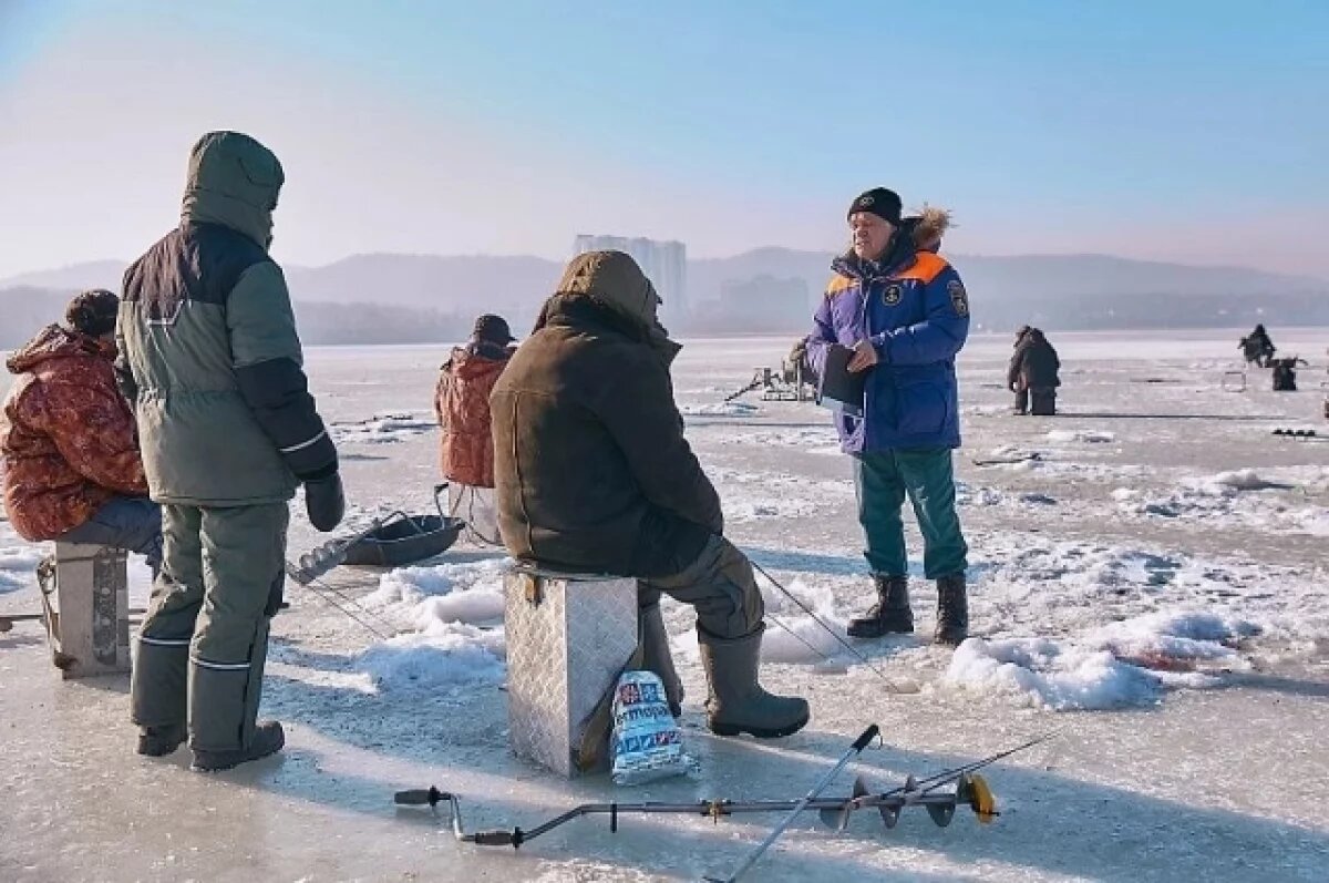    Рыбаки не могут похвастаться уловом.