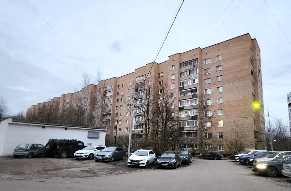 Дом из секций 124-07, -08 и -010 в Красногорске. Фото автора