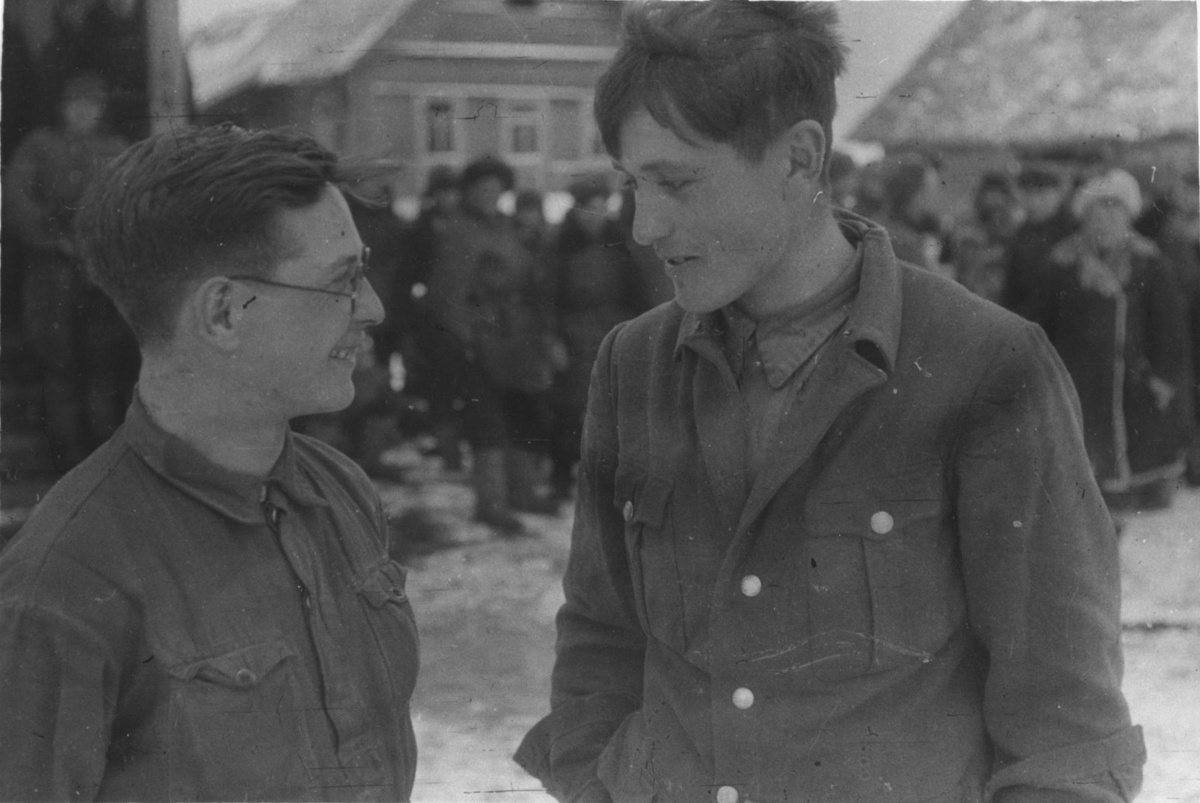 Альберт Беркенкемпер-немецкий антифашист,перешедший на сторону партизан в 1941 году (слева) и Колегаев А.А. - инструктор политотдела 3-й ЛПБ. фото ЦГАИПД СПб ф.116-л оп.16 д.1812