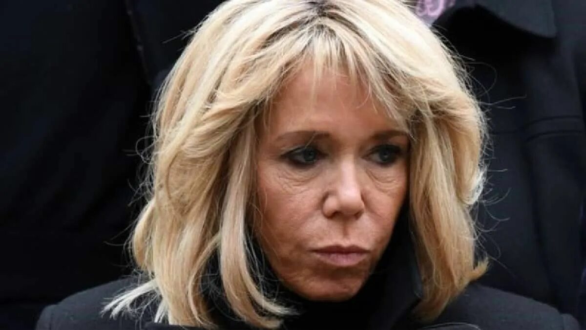 Это Брижит Макрон