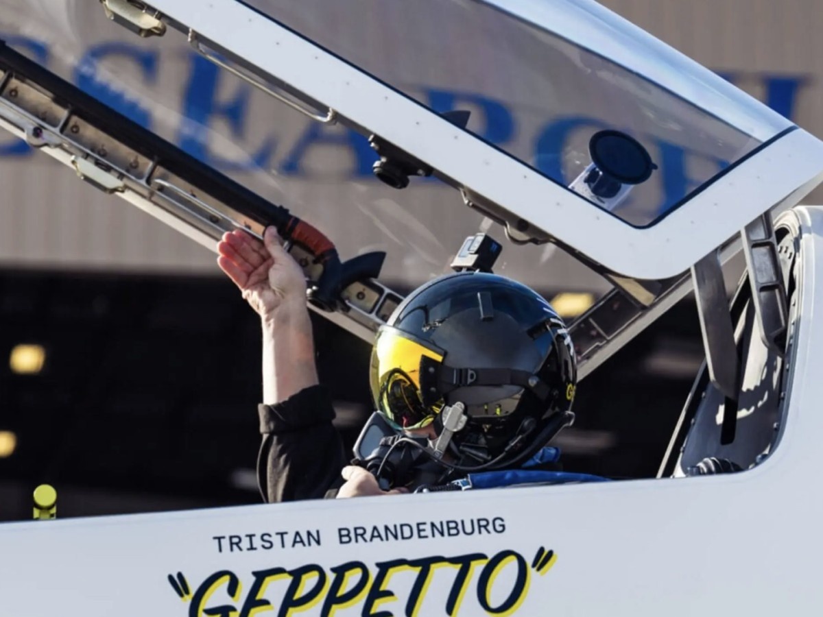    Частный самолёт Boom Supersonic XB-1 впервые преодолел звуковой барьер [ВИДЕО]