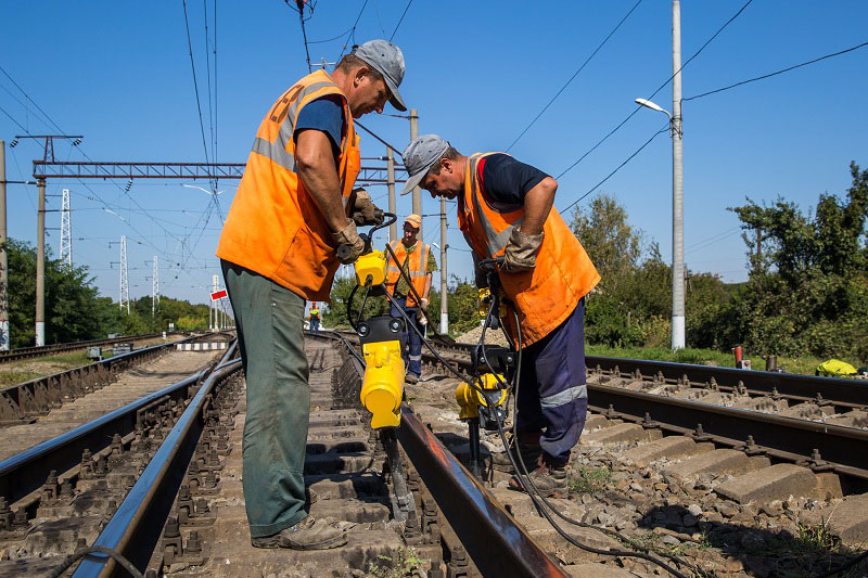 Шпалоподбойка. Источник https://qiwiq.ru/otkriytie/peregona.html