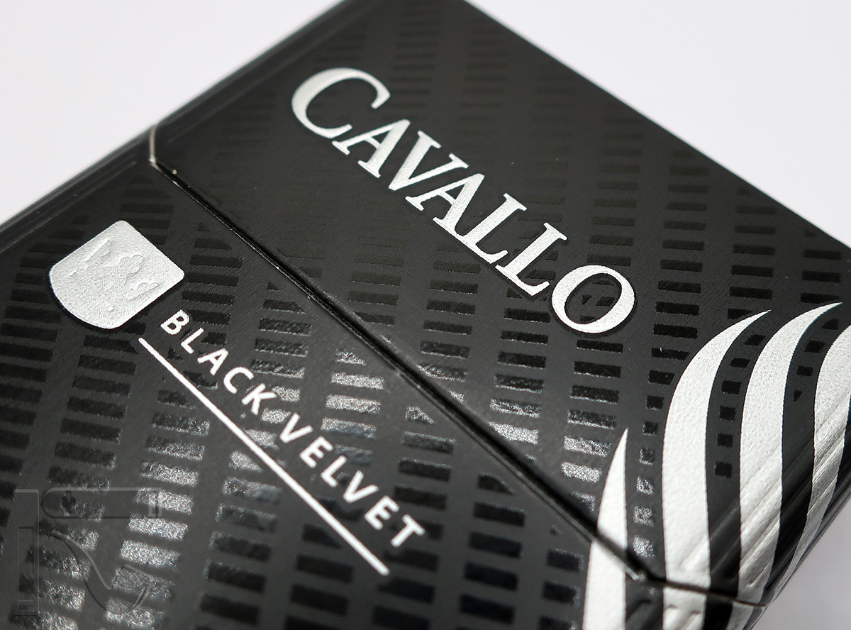 Сигареты Cavallo Black Velvet. Фото: © канал "Уголок Курильщика"