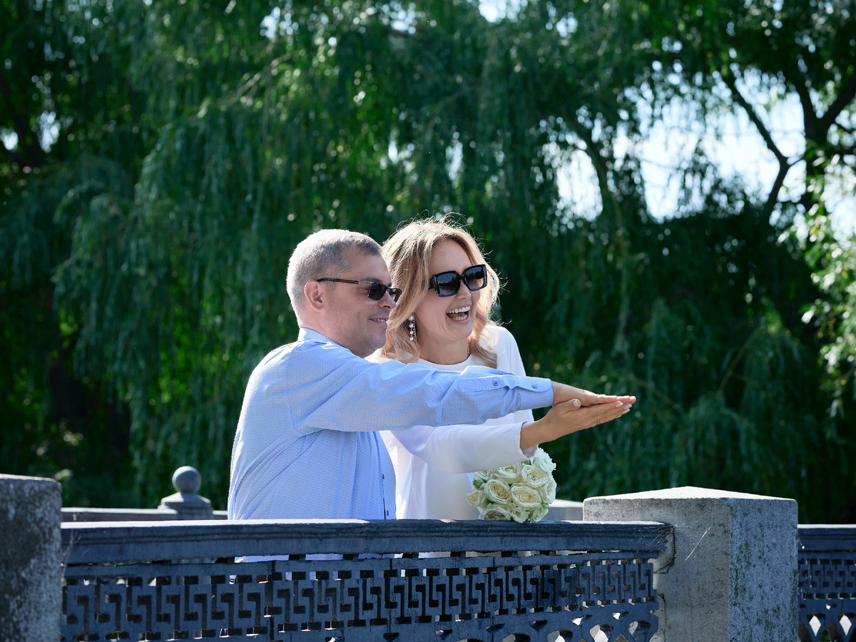 Парк Новодевичьего монастыря в Москве 