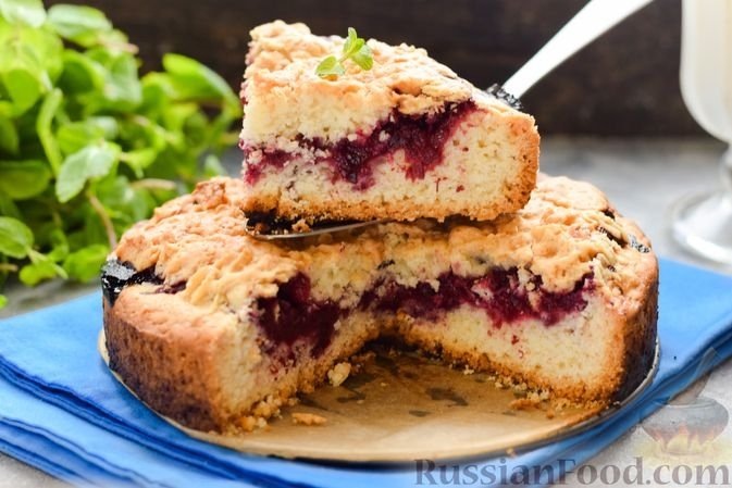 Тертый пирог с вареньем, как из школьной столовой СССР - напоминает вкус детства