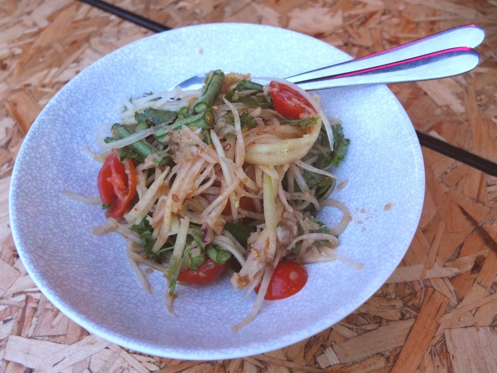 Сом Там он же Паппая Пок-Пок - самый знаменитый салад родом из Таиланда