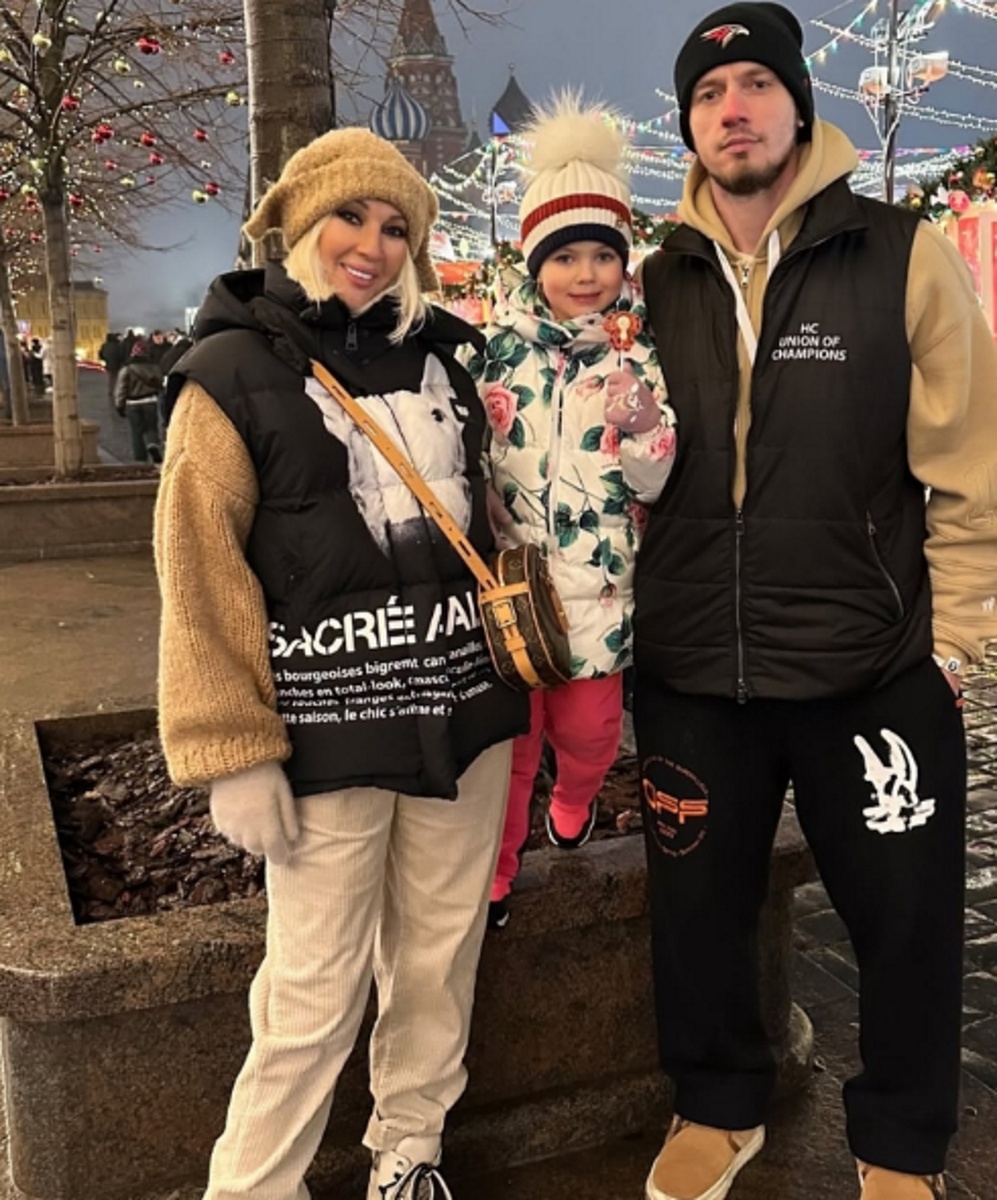 Лера Кудрявцева с Игорем Макаровым и дочкой Машей. Фото: соцсети