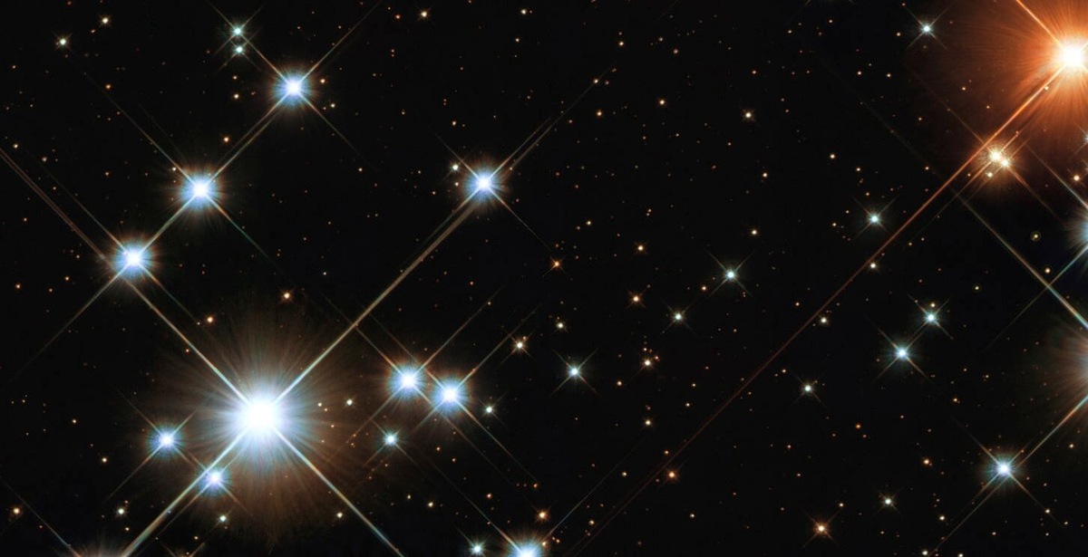    Мерцание звезд вызвано преломлением их света в земной атмосфере, которая действует как «линза», создавая эффект дрожания и изменения яркости. Источник изображения: wikipedia.org