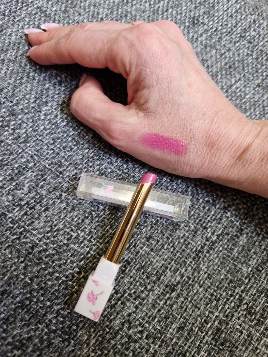 Помад Eden Garden