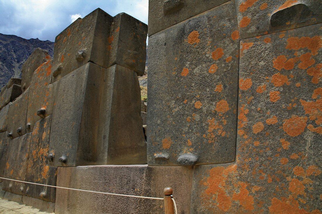 Незаконченные ворота около стены Десяти ниш. Взято из Яндекс-картинок.