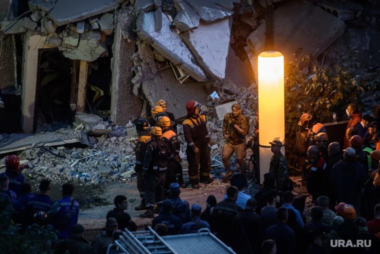 После удара по интернату под завалами могли остаться люди (архивное фото)
Фото: Илья Московец © URA.RU