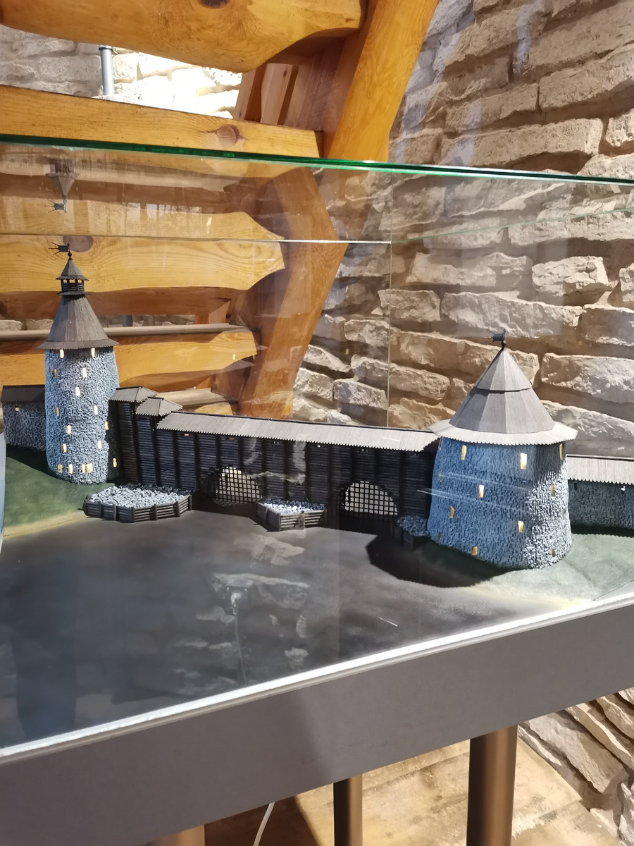 Высокая башня, ул. Леона Поземского, 46