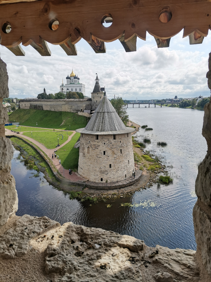 Высокая башня, ул. Леона Поземского, 46, вид на Плоскую башню