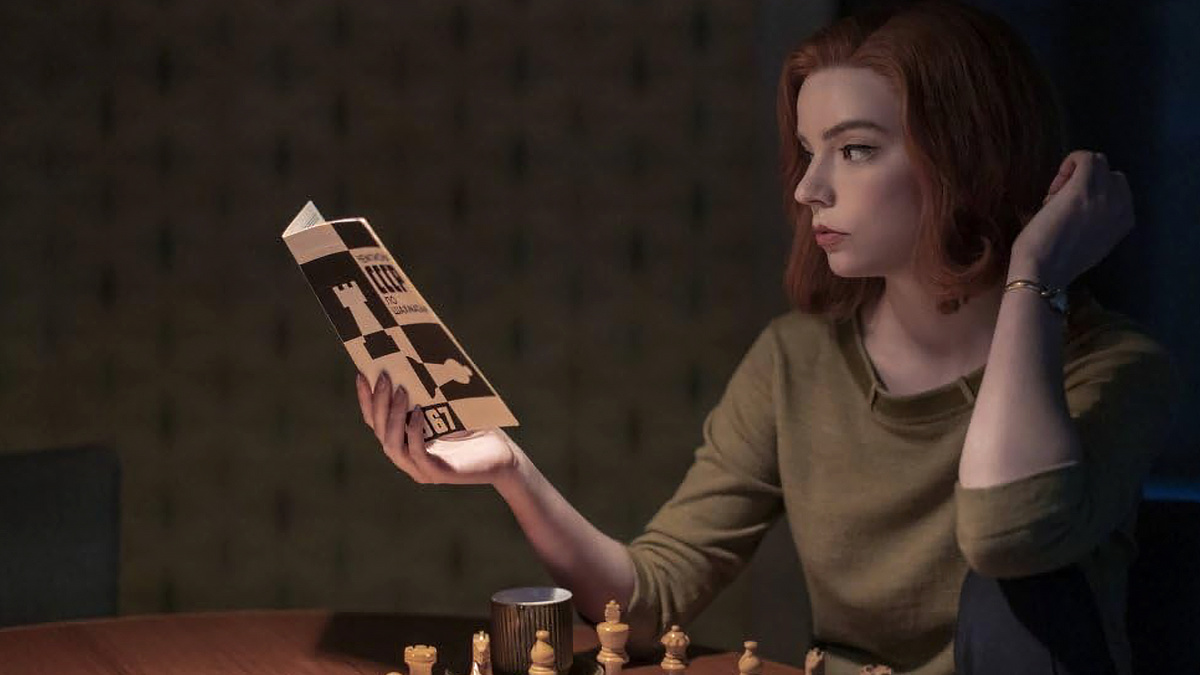 Кадр из сериала "Ход королевы" (Аня Тейлор-Джой)