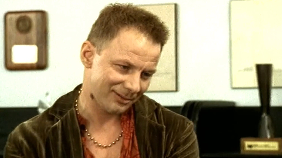 Кадр из кинофильма "День рождения Буржуя", 1999-2001 гг,, режиссер Анатолий Матешко, сценарист Юрий Рогоза, композитор Дмитрий Атовмян (скриншот) 