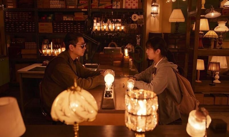 Фрагмент из сериала "Магазин светильников"