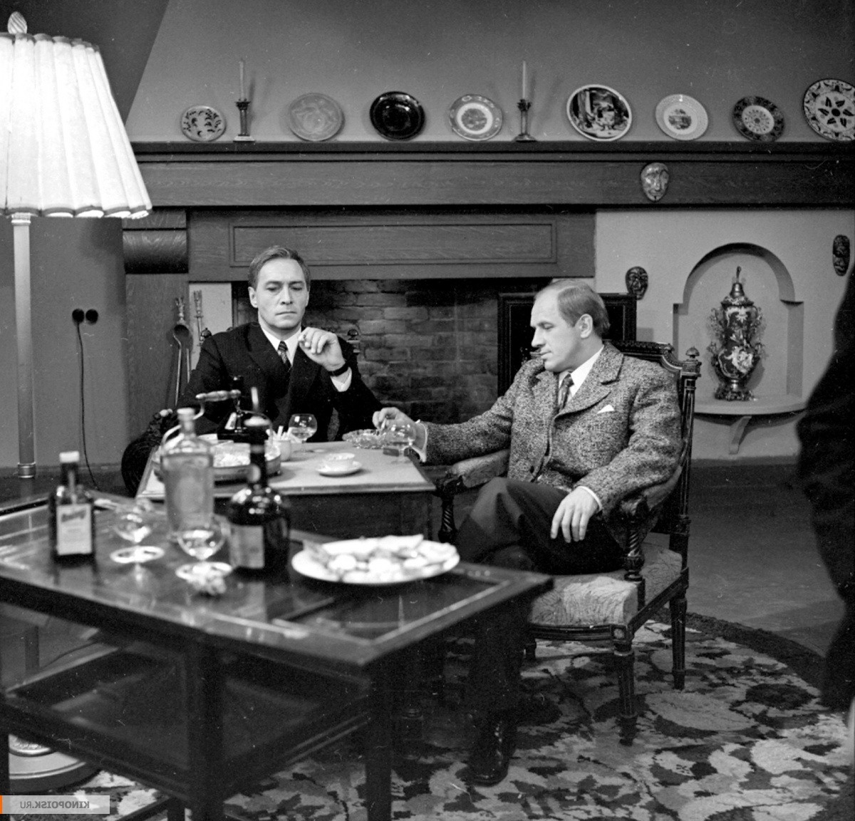 Пролистните изображение, чтобы увидеть следующий кадр из фильма «Семнадцать мгновений весны» (1973)