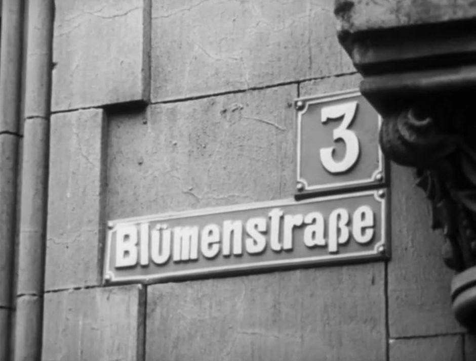 Пролистните изображение, чтобы увидеть следующий кадр из фильма «Семнадцать мгновений весны» (1973)