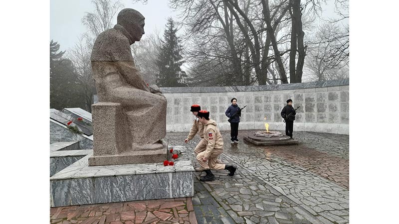    Посвящается великой памятной дате