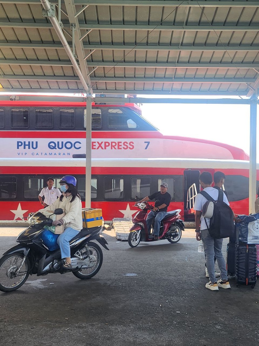лодка Phu Quoc Express