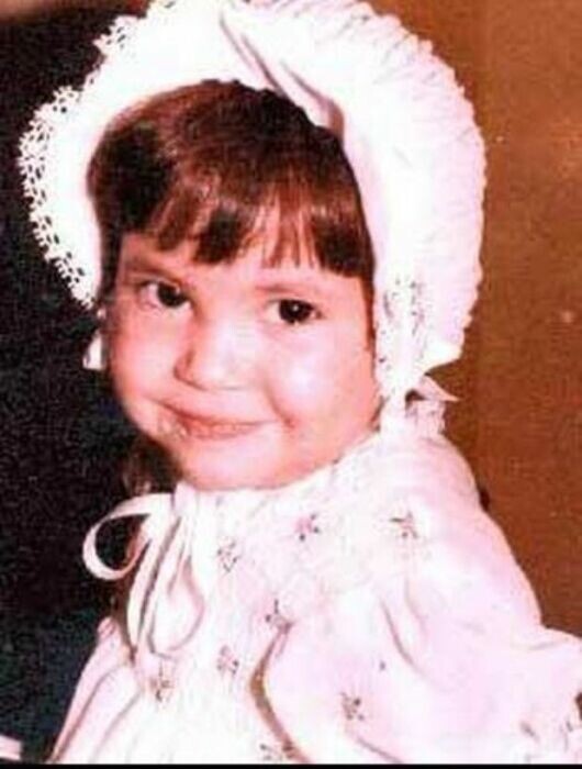 Шакира в детстве. / Фото: www.pinterest.com