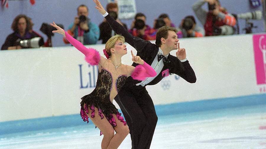 Чемпионы Мира и России - питерская пара - Евгения Шишкова и Вадим Наумов. Погибли - 2025.