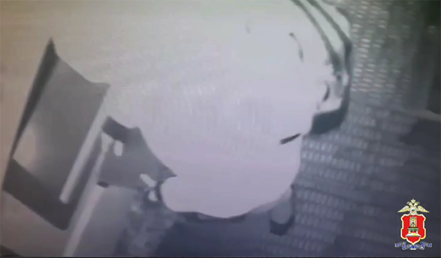 В Тверской области женщина присвоила планшет, забытый на банкомате. Ее нашли