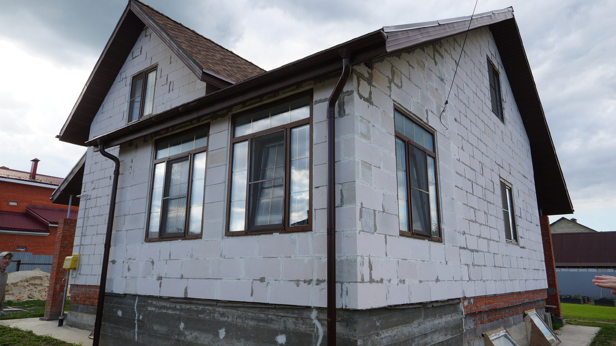 Обычный коттедж из газобетона