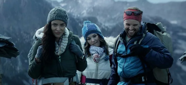 - А теперь все быстро сделали игривый взгляд, сейчас вылетит птичка!