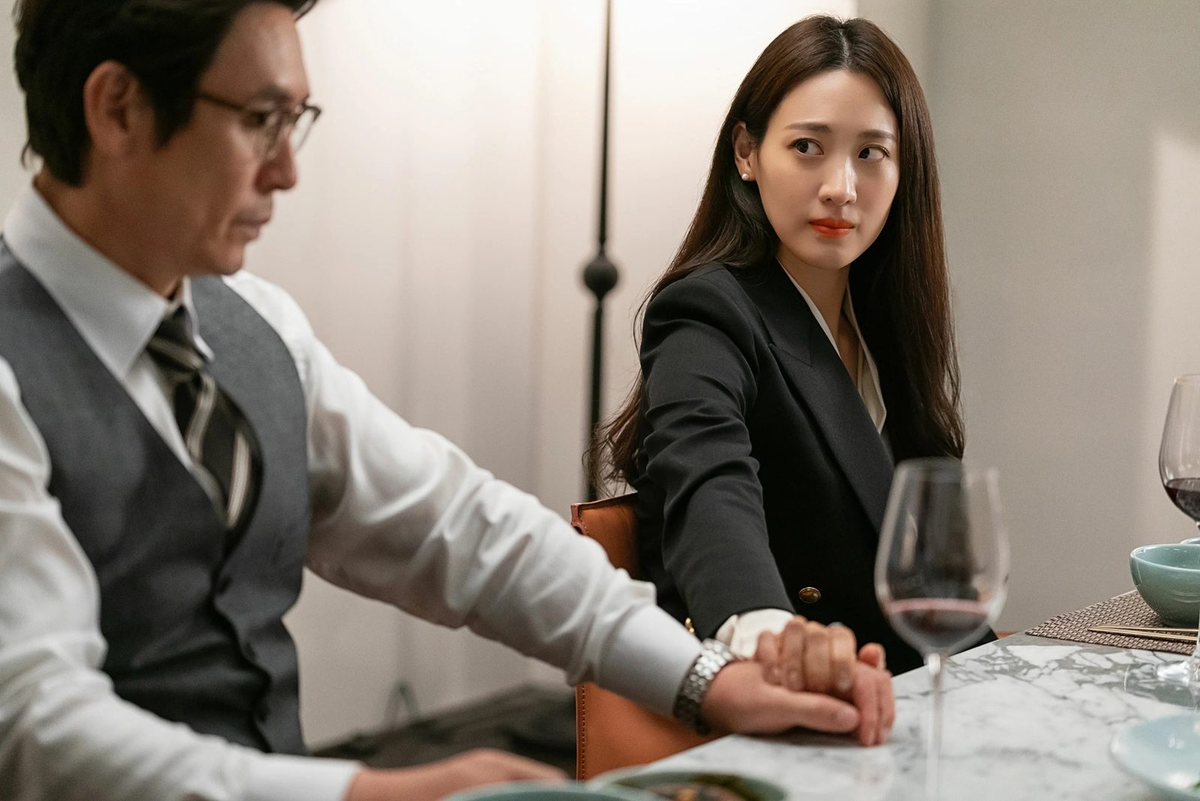 Кадр из сериала «Нормальная семья»