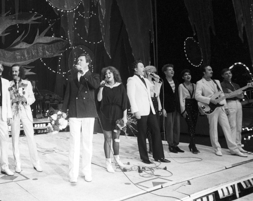 Она так и не «затянула» Льва Лещенко в кагорту «своих» артистов. Кстати, как и Кобзона. 